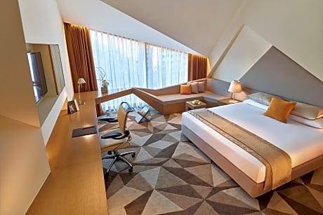 Premium Room Airport View King Bed