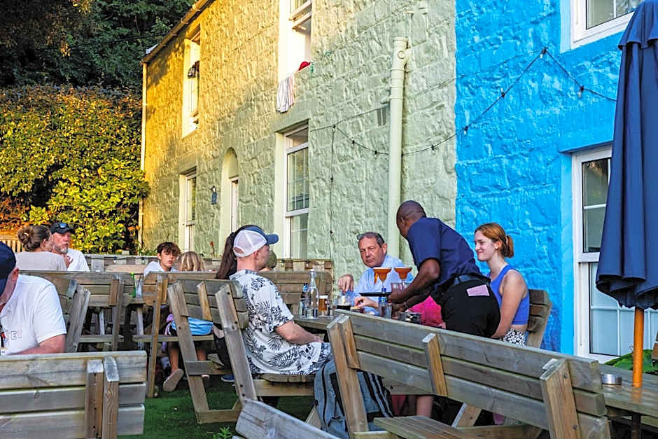 The White House Hotel