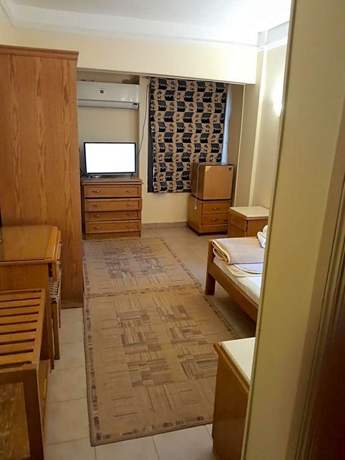 Applicators Hotel
