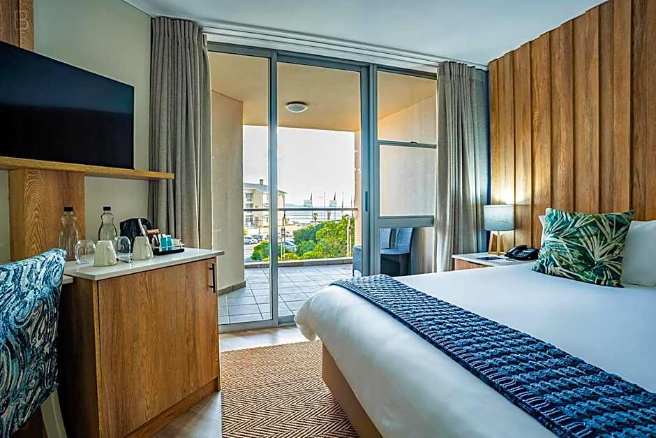 Lagoon Beach Hotel & Spa