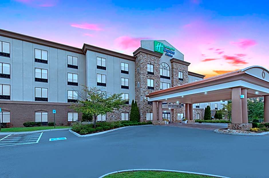 Holiday Inn Express & Suites - Cleveland Northwest By IHG
