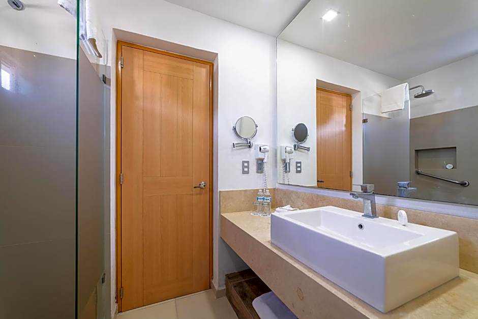 Hotel Castillo Huatulco & Beach Club