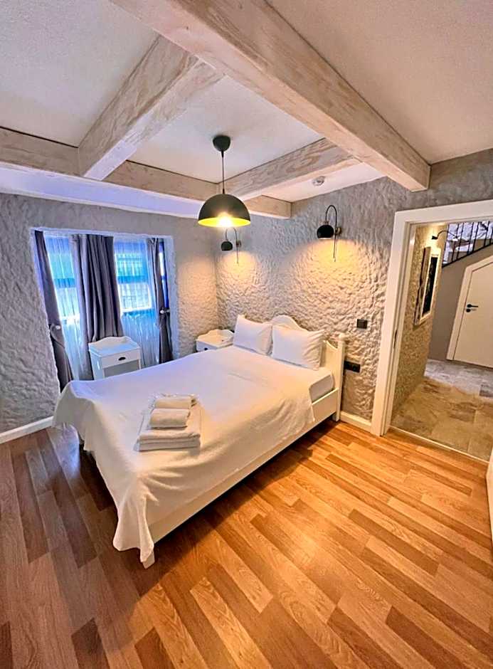 Selavi Hotel