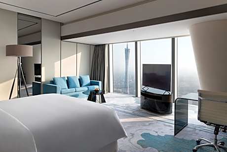Premier King Room with Canton Tower View