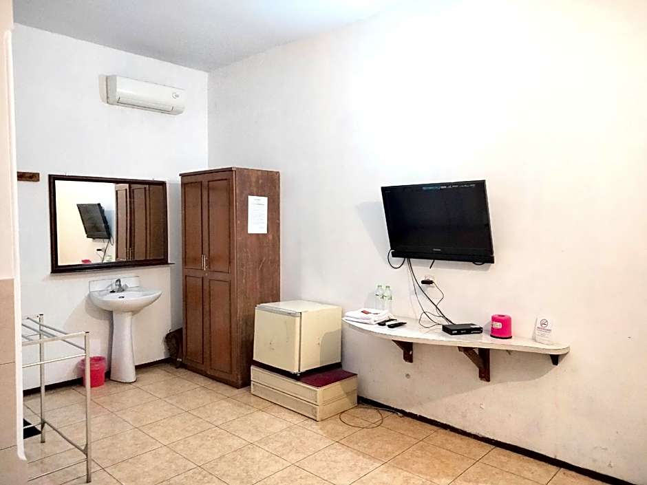 Sartika Hotel Mitra RedDoorz Pati