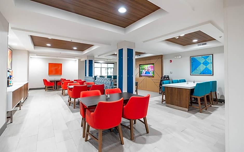 Holiday Inn Express Hotel and Suites Saint Robert By IHG