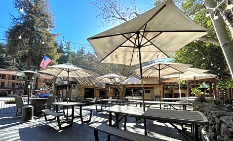 The Historic Brookdale Lodge