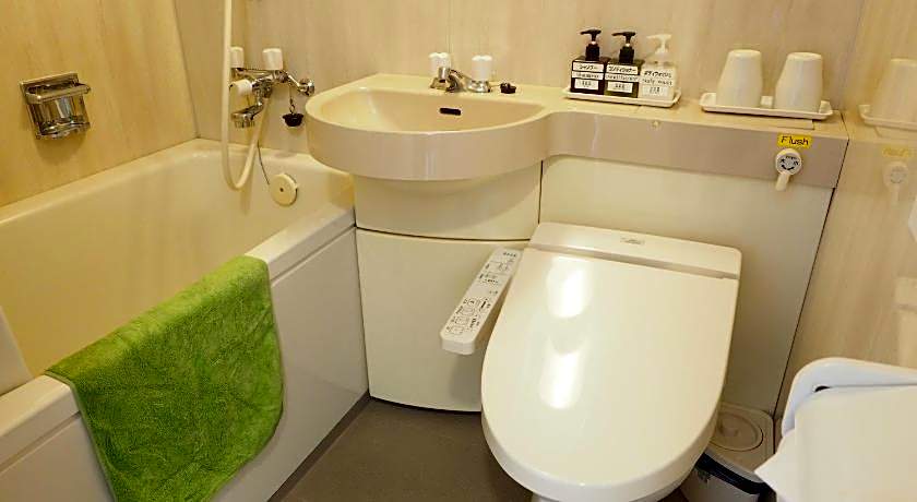 Shin Osaka Youth Hostel