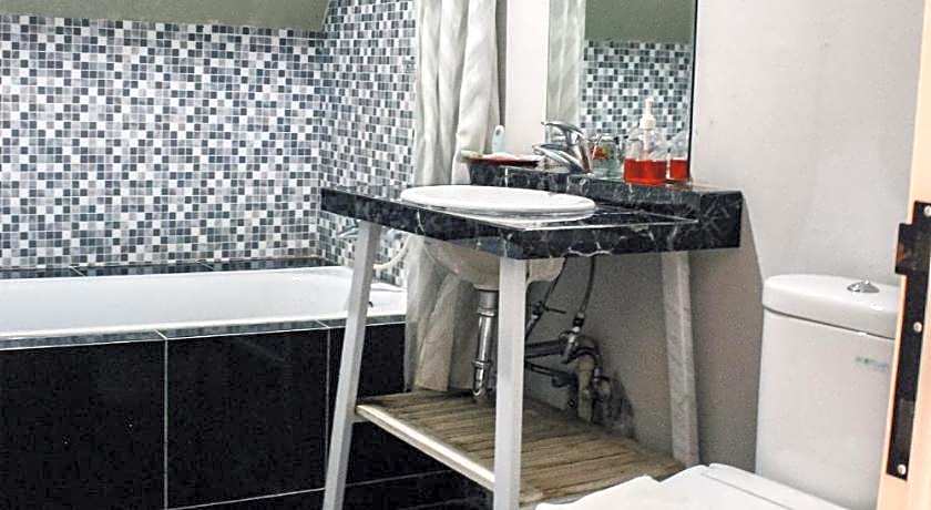 Seaside Villa & Muse Beach Resto