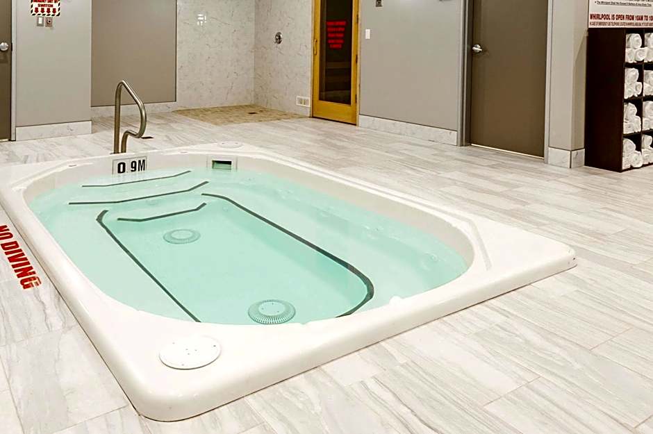 Ramada by Wyndham Moose Jaw