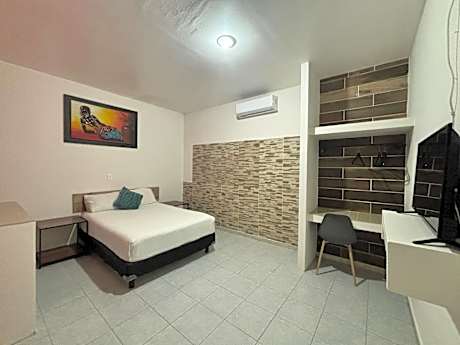 Standard Queen Room