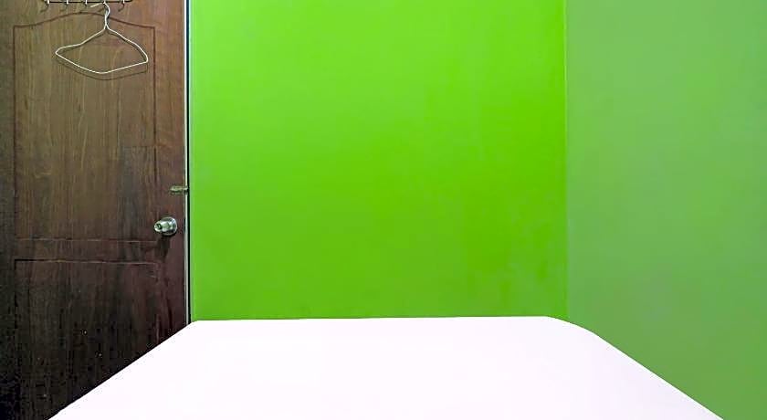 Hotel O Penginapan Pak DheNearMall Nagoya Hill