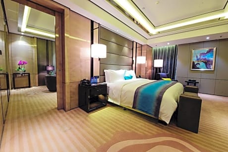 Deluxe Suite-China Mainland citizens with Chinese ID card only