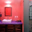 Villa Kiwi. Huge Pool, Steps To Town n Beach. 6 plus BRM 7.5 BTH 3 KCN