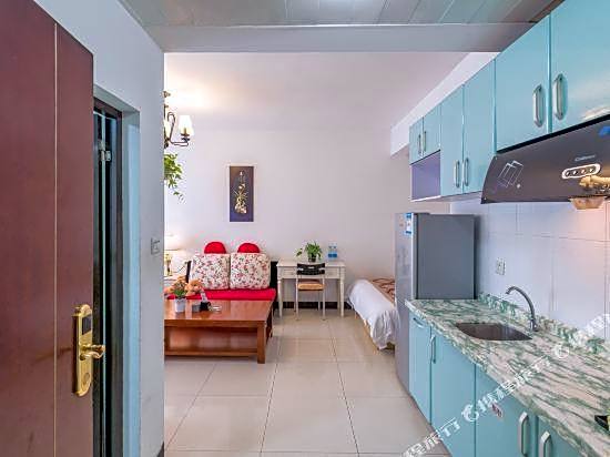 She Hehe Service Apartment (Guangzhou Weinan University  Subway Station)