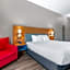 Country Inn & Suites by Radisson, West Bend, WI