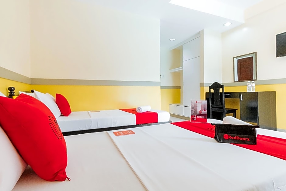 RedDoorz Premium @ Gabinete Road Palawan