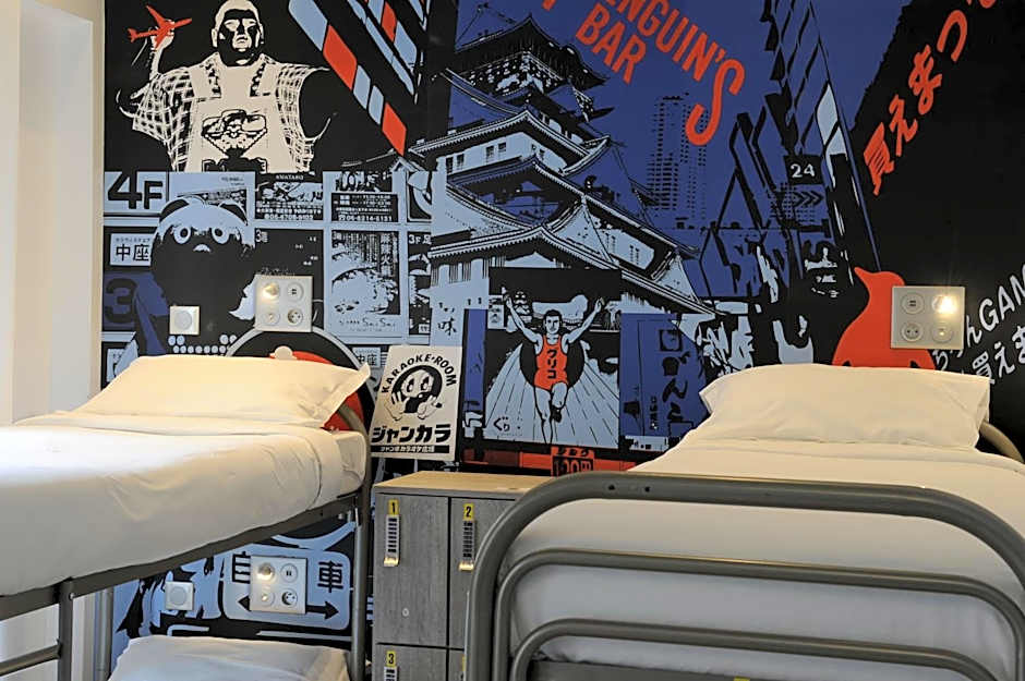 The 3 Ducks Eiffel Tower by Hiphophostels