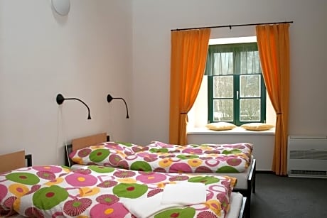 Standard Twin Room with Garden View