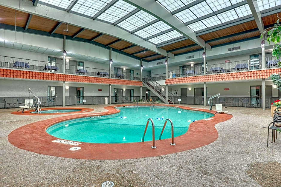 Quality Inn & Suites Green Bay Downtown