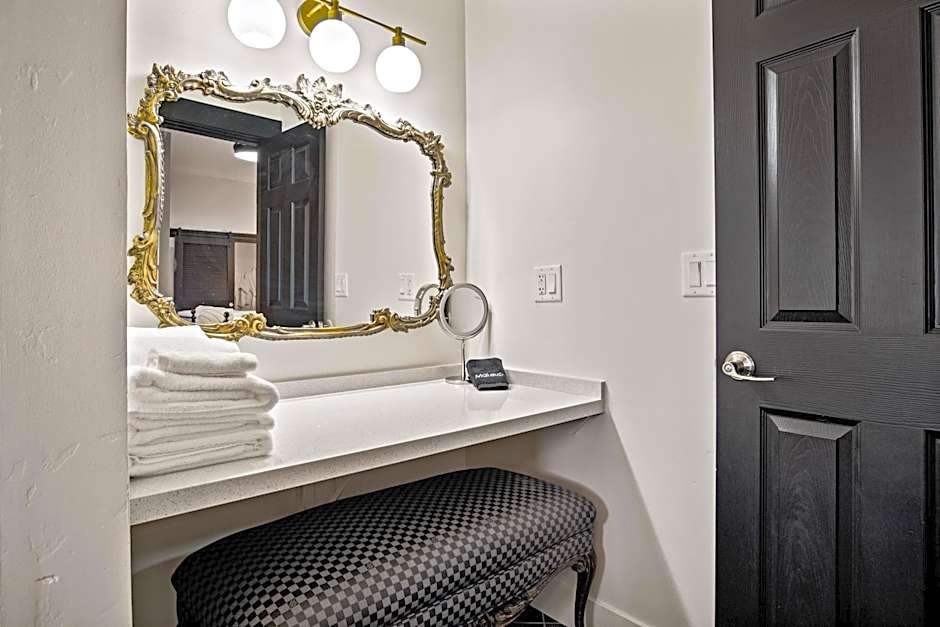 Bespoke Inn Flagstaff