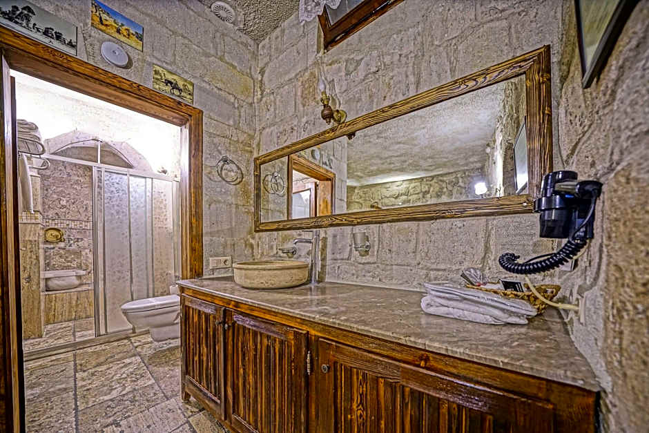 Maccan Cave Hotel