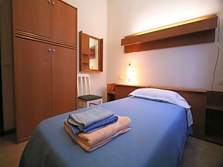 Single Room with Shared Bathroom