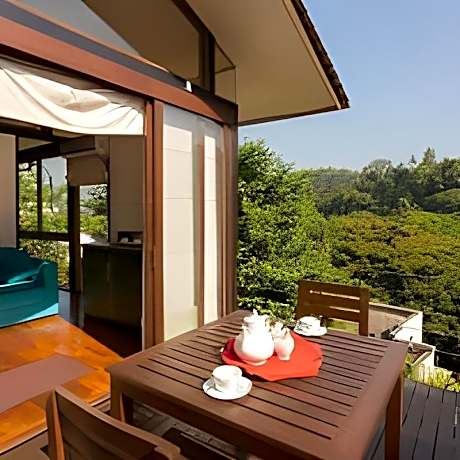 Mountain View Chalet with Queen Bed