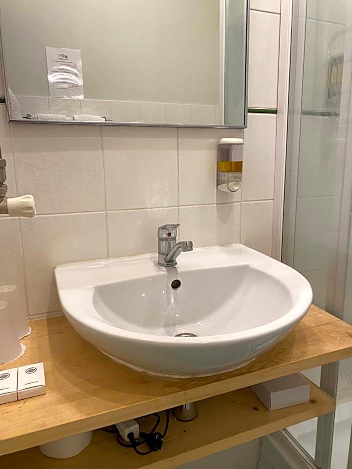 Hotel Kert FREE PARKING