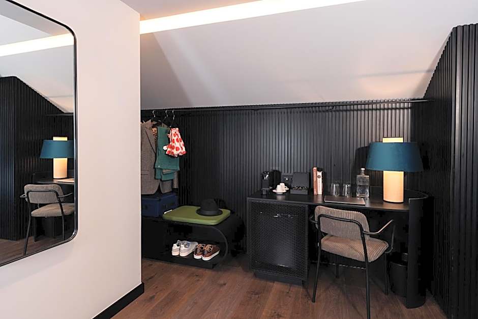 Chic & Basic Gravity