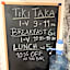 Tiki Taka Hostel & Pub