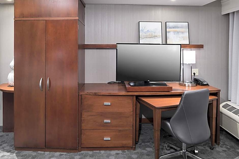 Courtyard by Marriott West Orange