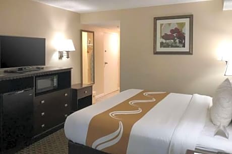 King Room Suite - Non-Smoking