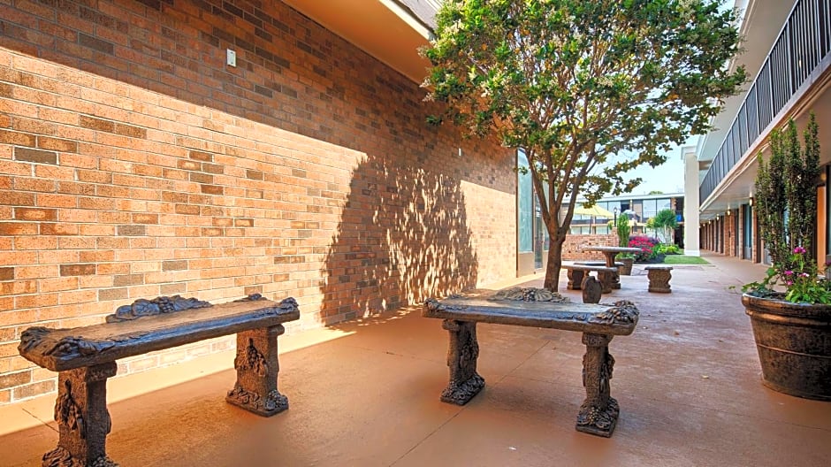 Best Western Greenville Airport