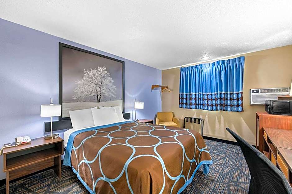 Super 8 by Wyndham Council Bluffs IA Omaha NE Area