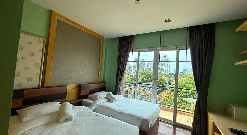 Greenview Ekkamai 10 Suite