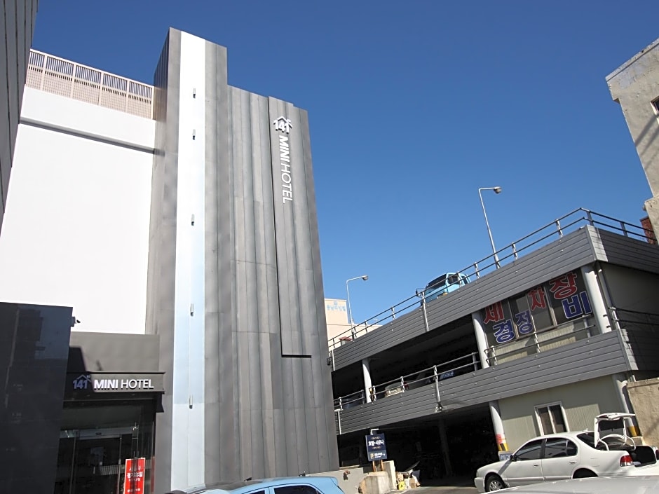 141 Mini Hotel