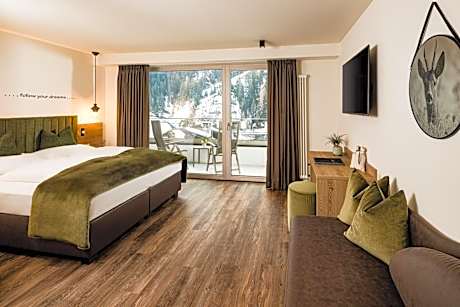Deluxe Double Room with Balcony