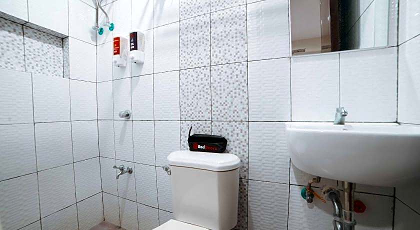 RedDoorz near Robinsons Cybergate Davao