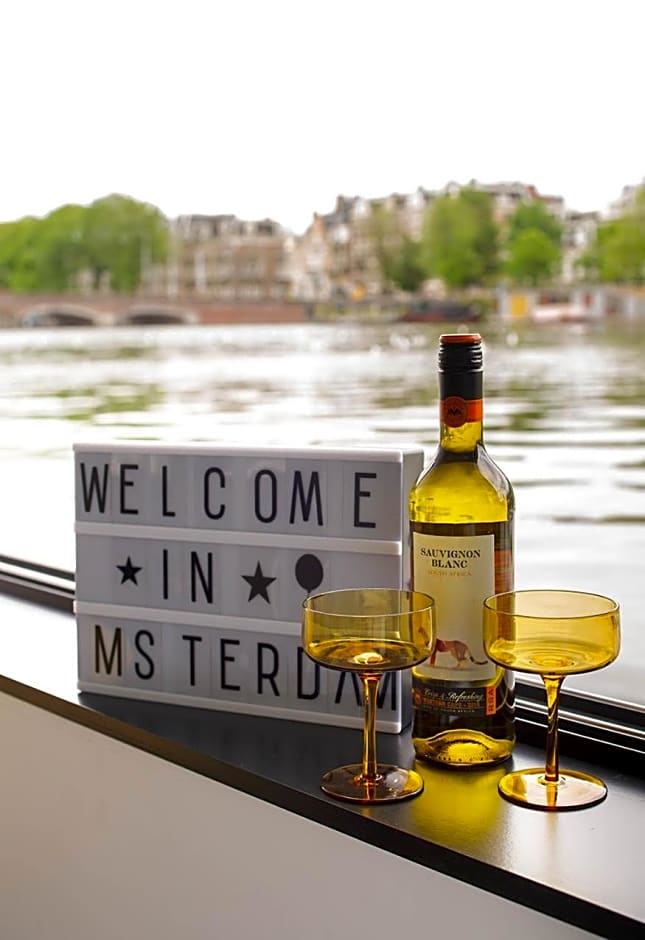 Houseboat Amsterdam - Room with a view
