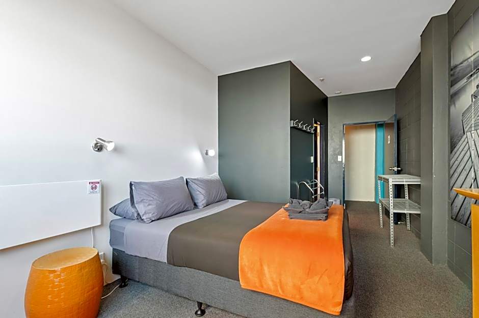 Rock Solid Backpackers Rotorua