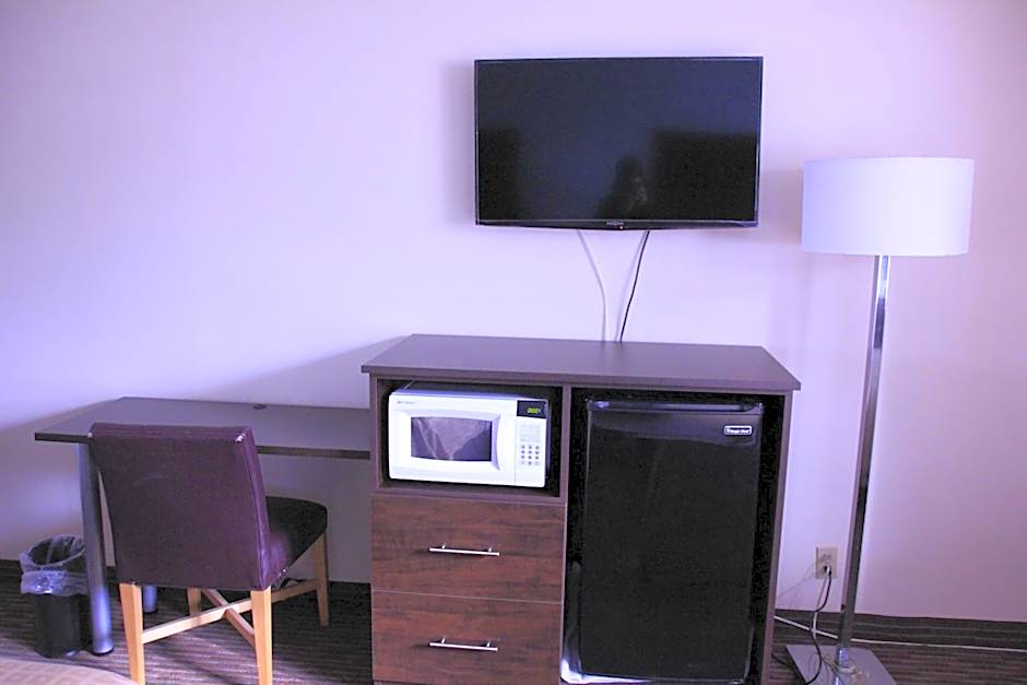 Sterling Inn near IAG Airport