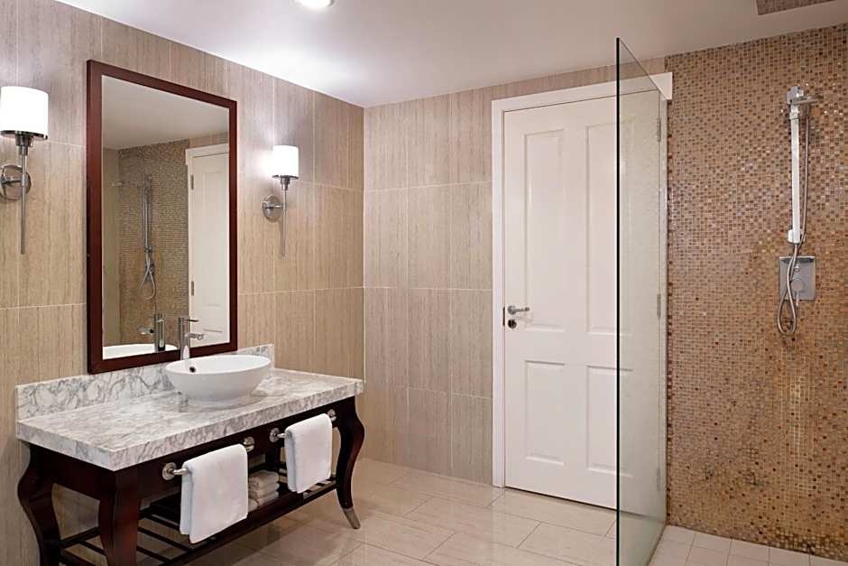 Sheraton Samoa Aggie Grey's Hotel & Bungalows