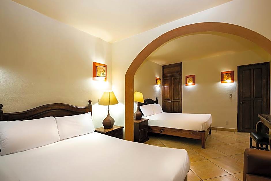 Hotel Casa del Virrey & Suites