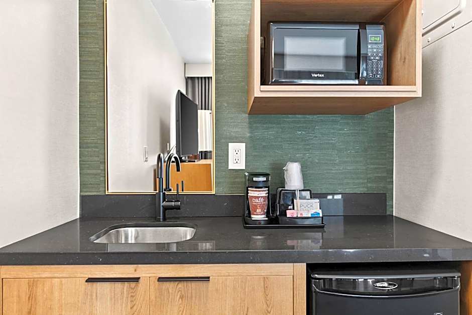 Royal Palace Westwood Hotel