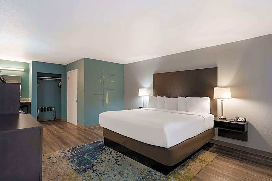 Richland Riverfront Hotel and Conference Center, Ascend Hotel Collection