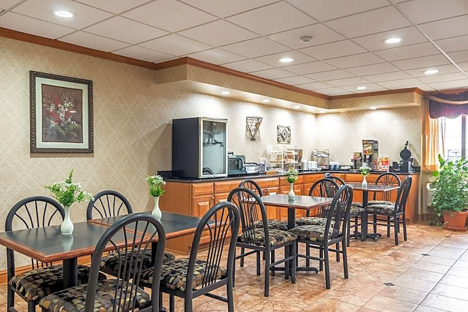 Wexford Inn & Suites