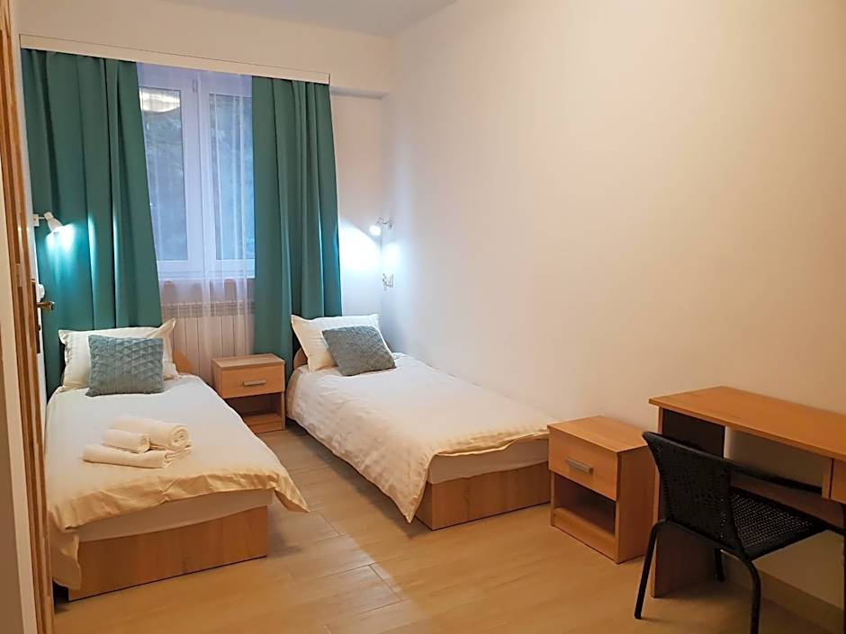 Hostel Mleczna - Metro Zacisze