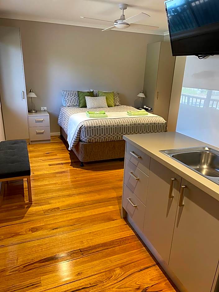 Sinclairs Country Retreat - Adults Only