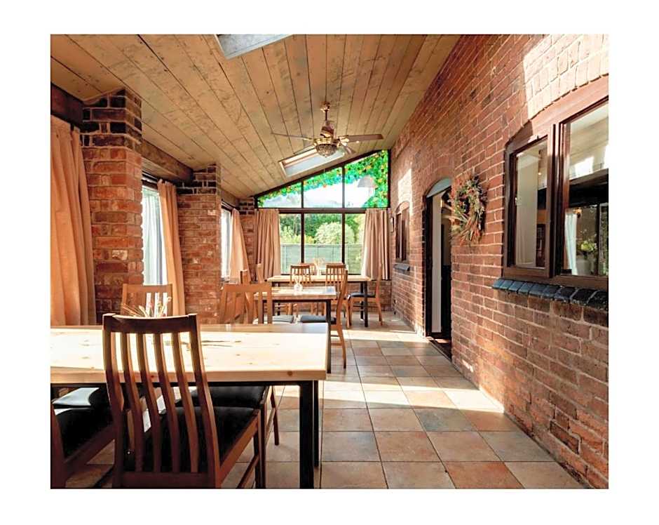 Self Check-In Rooms at The Three Horseshoes Inn